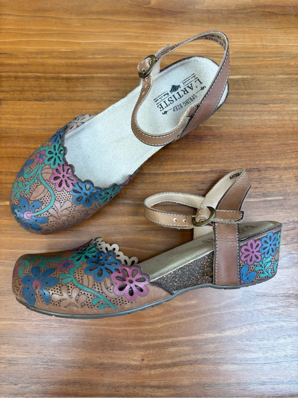 Spring Step L’artiste Aahna Sandals Closed Toe Hand Painted 8
7.5